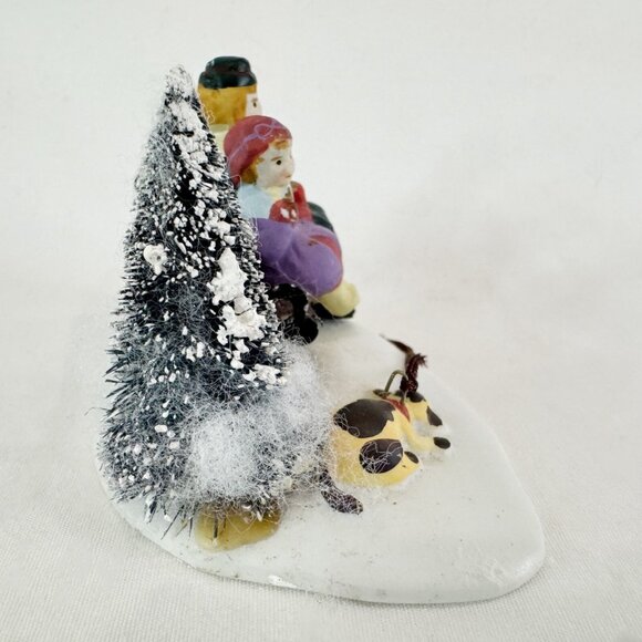 LEMAX Village Collection Porcelain Park Bench People Dog Snow Dickensvale 53148 - Picture 4 of 5